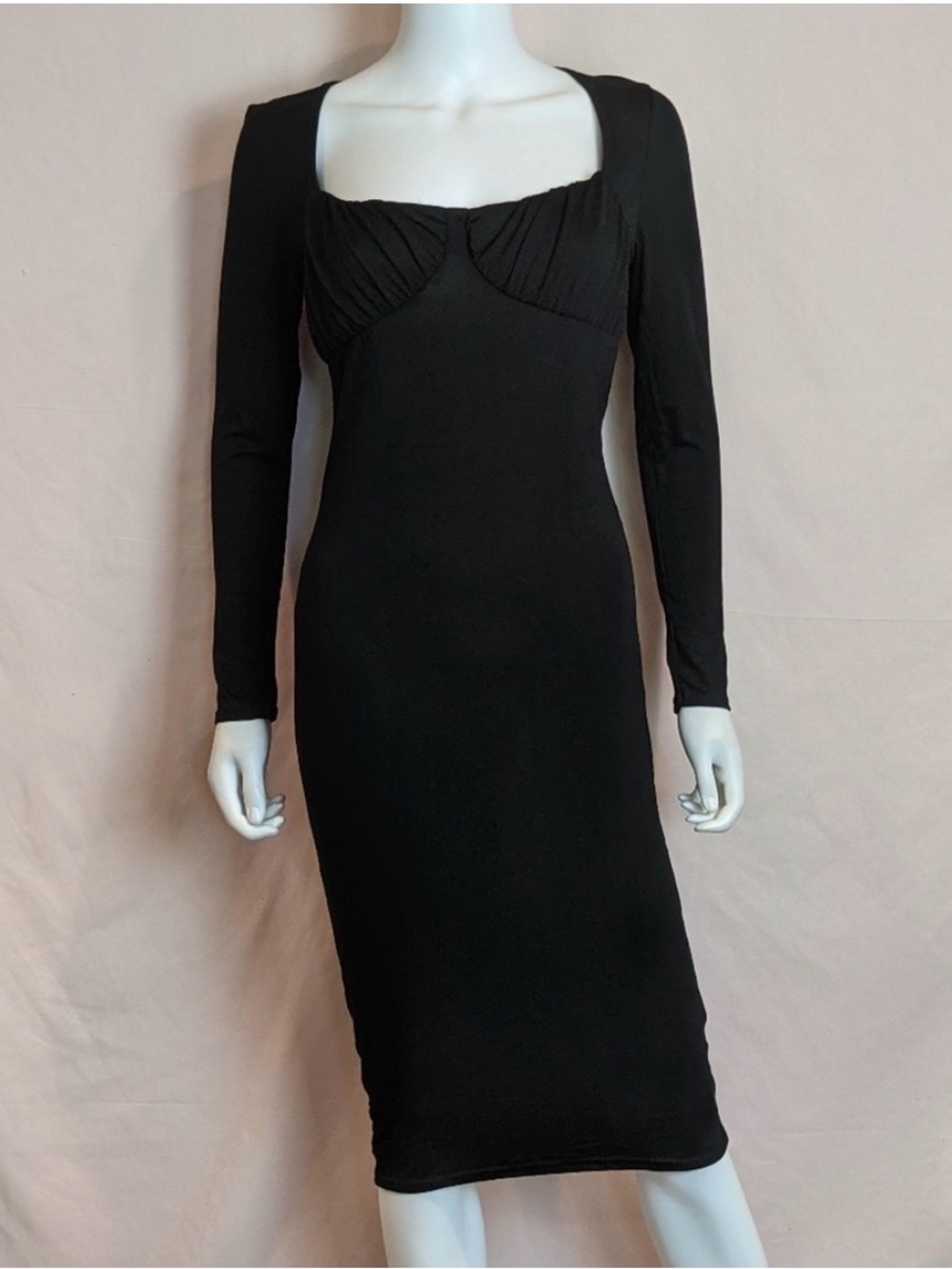 Boohoo Square Neck Ruched Cup Midi Dress in Black. Long sleeves.